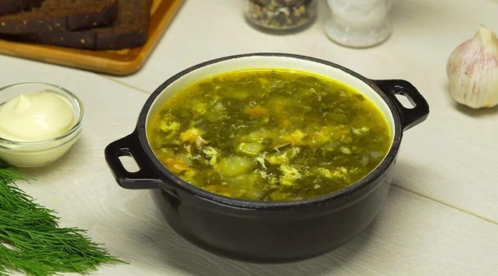 Суп из щавеля и шпината